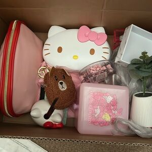 SALE! Bundle with hello kitty items